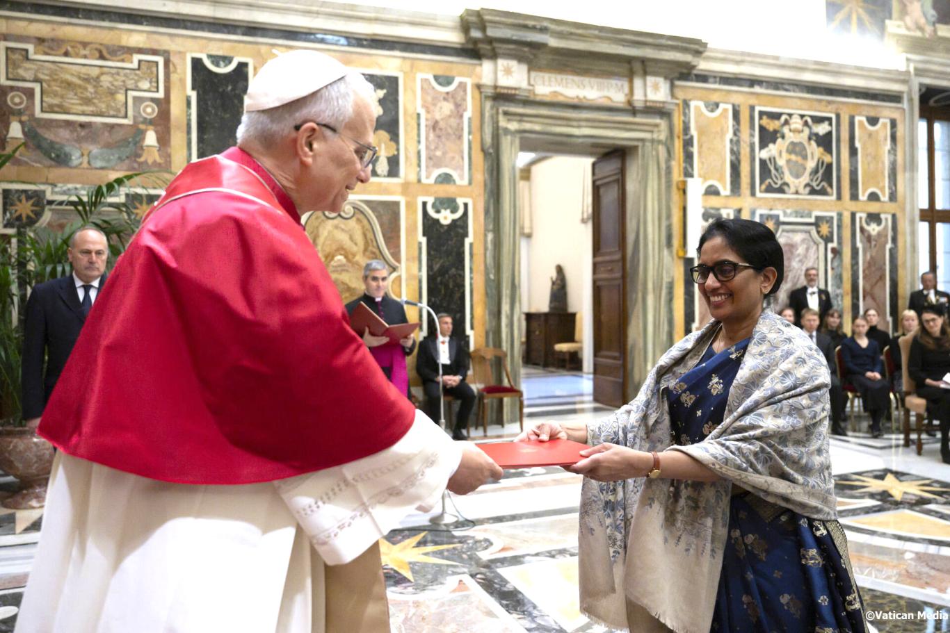 Sri Lanka´s Ambassador to the Holy See presents Credentials to His ...